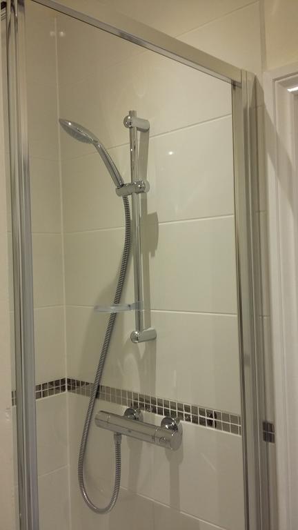 Cambridge House Guest House Истборн Стая снимка