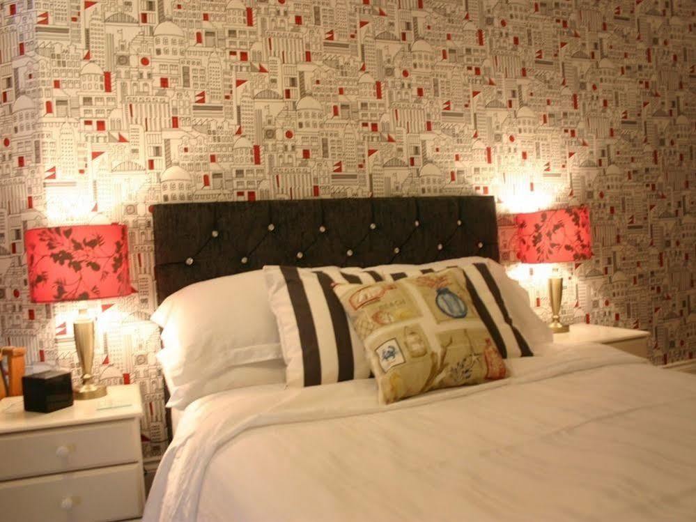 Cambridge House Guest House Истборн Екстериор снимка