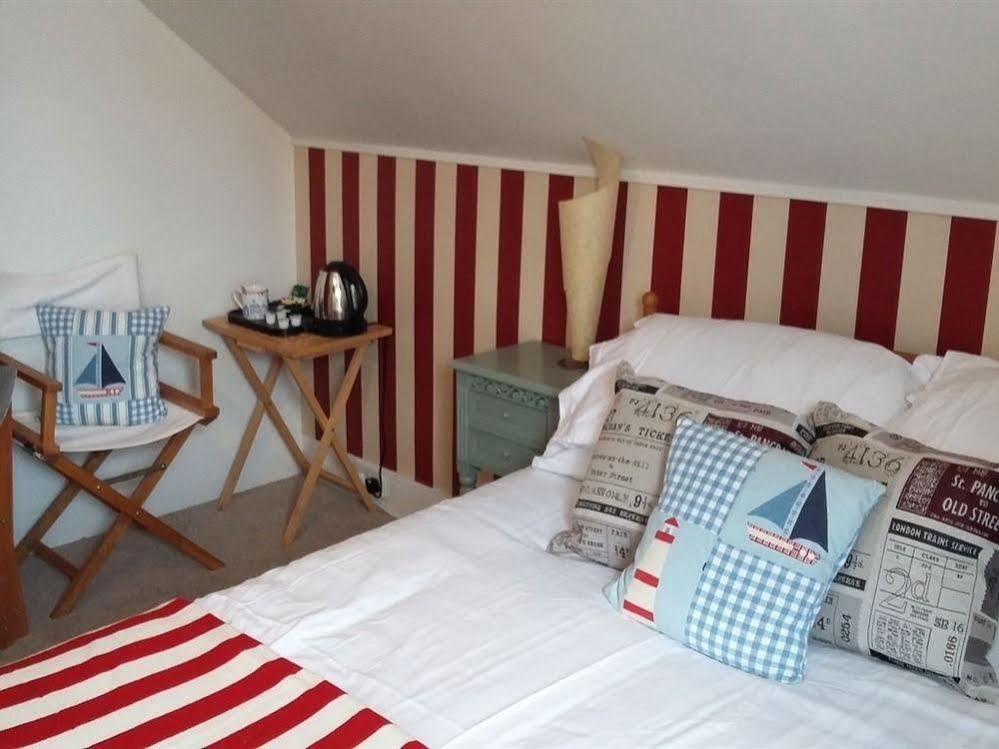 Cambridge House Guest House Истборн Екстериор снимка